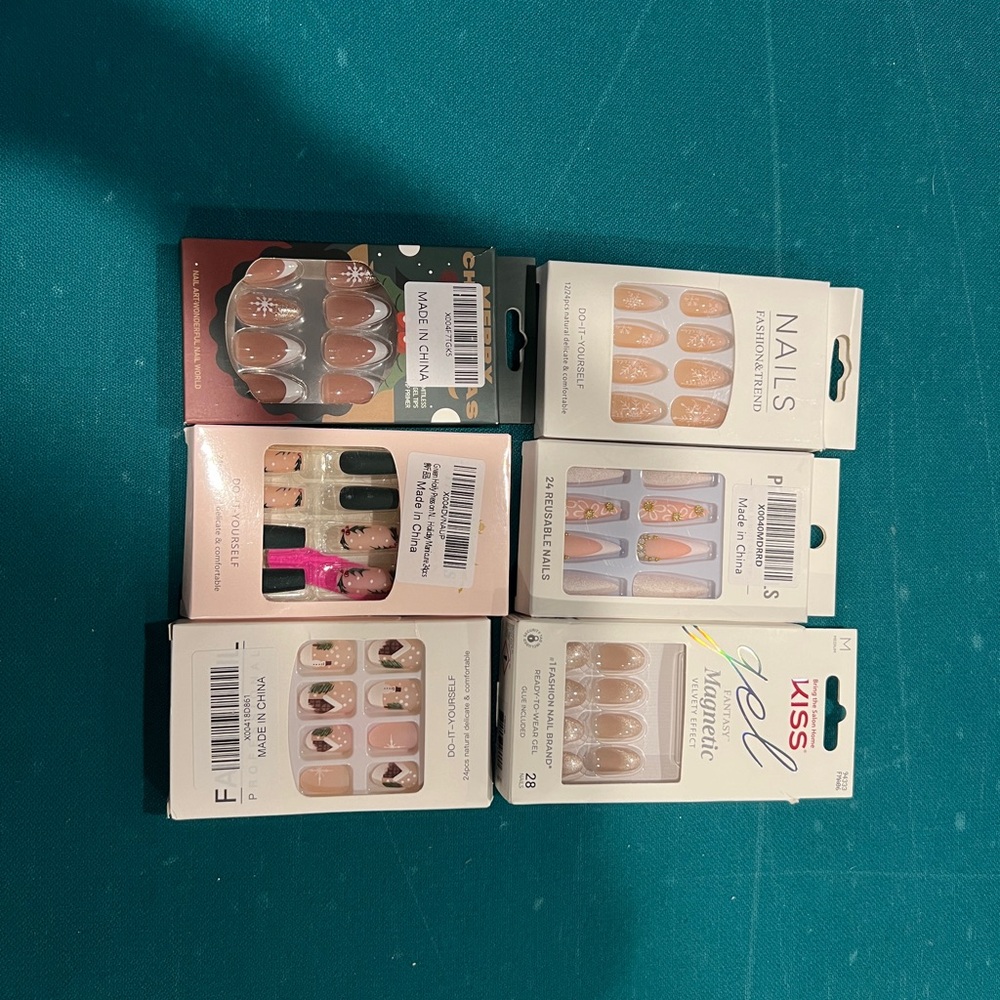 Fake Press-On, glue on Nails Set bundle